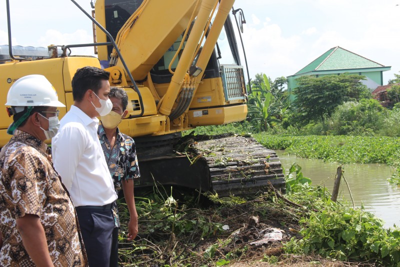 Bupati Kendal Cek Normalisasi Sungai Buntu