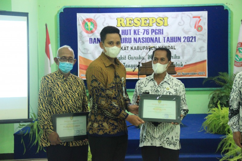 Bupati Kendal Sebut Guru Adalah Ujung Tombak Pengembangan SDM