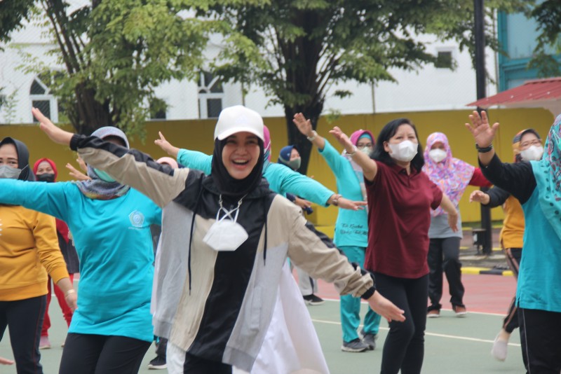 TP PKK Kendal Melakukan Live Activity Zumba Kids Bersama Menparekraf RI