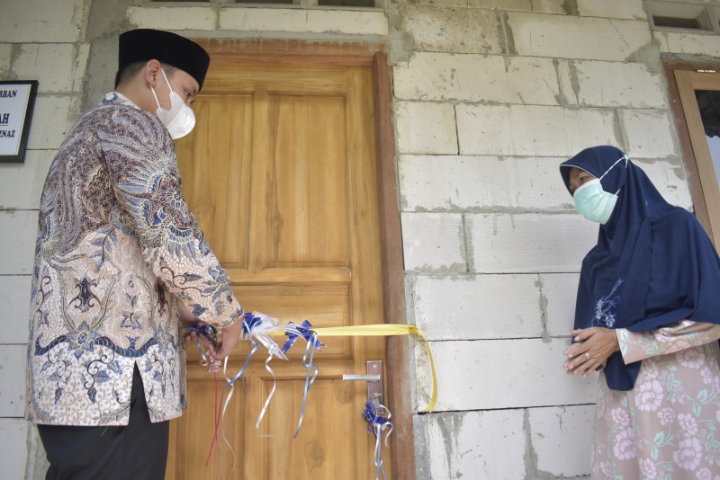 Wujud Kepedulian Pemerintah Bupati Resmikan Bantuan Rumah Korban Kebakaran