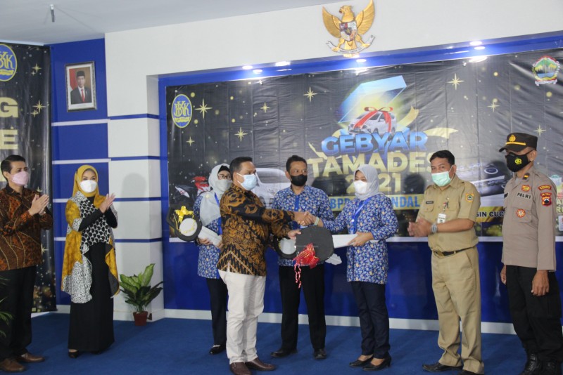Melalaui Undian Tamades,  PT. BPR BKK Kendal Berikan Manfaat Kepada Nasabah