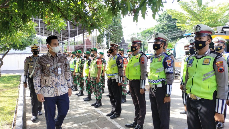 Bupati Kendal Pimpin Apel Operasi Candi Lilin 2021 di Mapolres Kendal