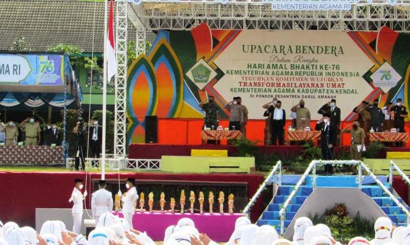 Bupati Dico Pimpin Pelaksanaan Upacara Hari Amal Bakti Kemenag ke-76