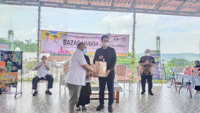 Bupati Kendal Mengharapkan Pelaku Wisata dapat Libatkan UMKM