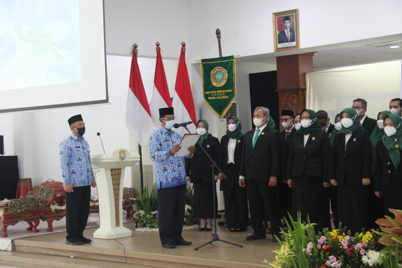 Pj. Sekda Kendal Kukuhkan Pengurus IPPAT Periode Tahun 2021-2024
