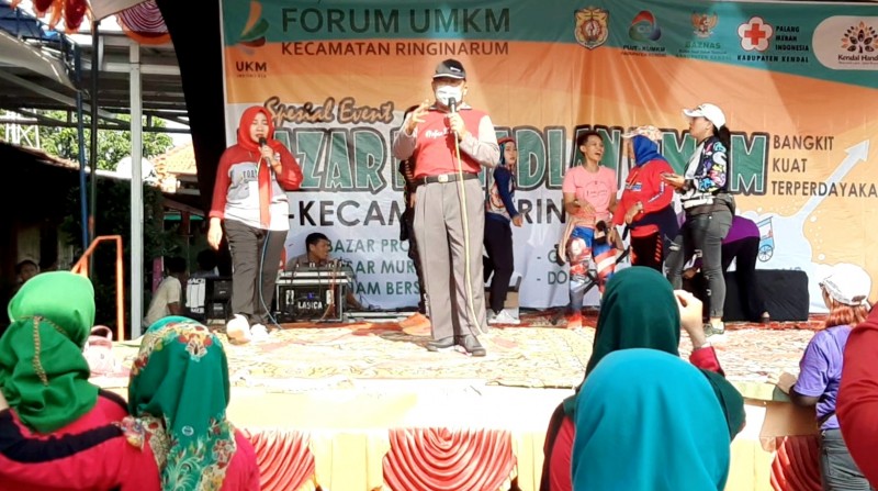 Forum UMKM Ringinarum Bersama Pemerintah Mengelar Bazar UMKM