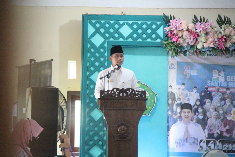 Bupati Kendal Membuka Gerakan Santri Menulis di Ponpes Miftahul Huda