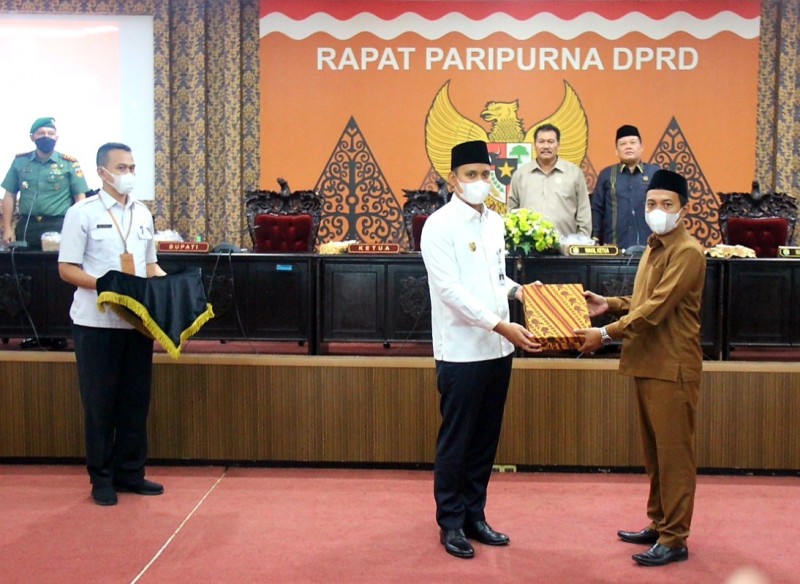 Rapat Paripurna, DPRD Kendal Sampaikan Rekomedasi LKPJ Kepala Daerah
