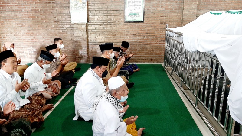 Bupati Dico Hadiri Haul Mbah Wali Joko
