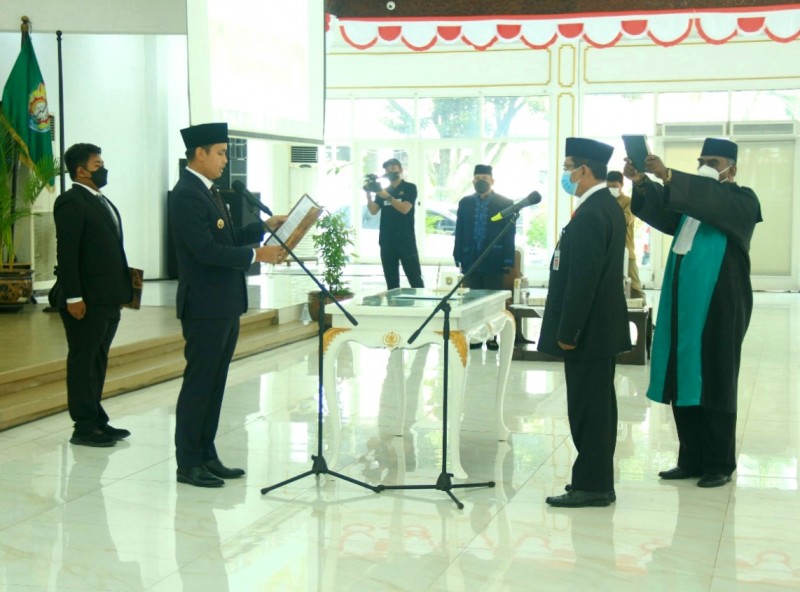 Bupati Dico Kembali Melantik Ir. Sugiono Menjadi Pj. Sekda Kendal
