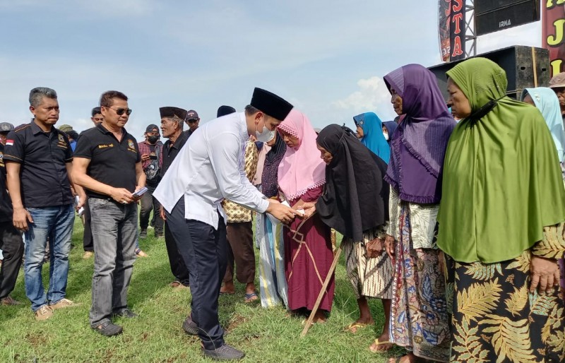 Bersama Lindu Aji, Bupati Dico Beri Santunan Anak Yatim dan Kaum Dhuafa
