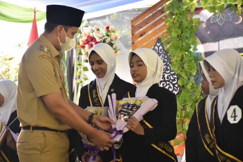 Bupati Kendal Sampaikan Pentingnya Pendidikan 12 Tahun