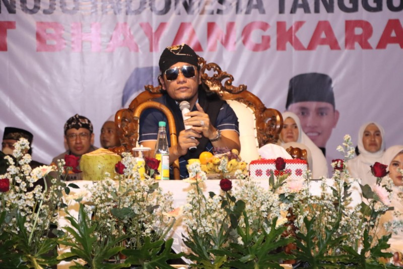 HUT Bhayangkara ke- 76, Paguyuban Kades Kendal Hadirkan Gus Miftah