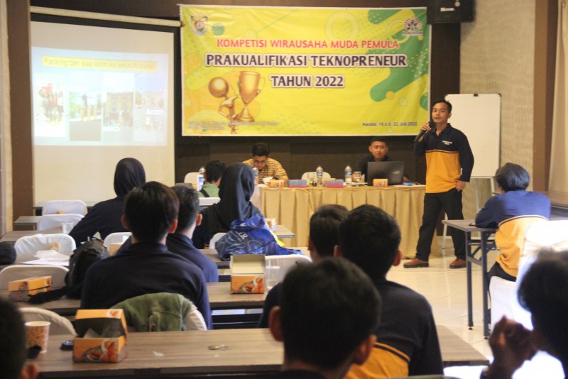 Hari Kedua Kompetisi Wirausaha Pemula, Peserta Presentasikan Produk