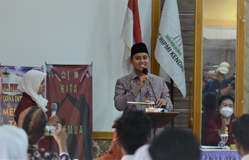 Bupati Dico Beri Motivasi Kewirausahaan Kepada Para Siswa di SMAN1K