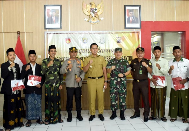 Acara Jagong Bareng Santri, Bupati Minta Paham Radikal Dicegah Bersama