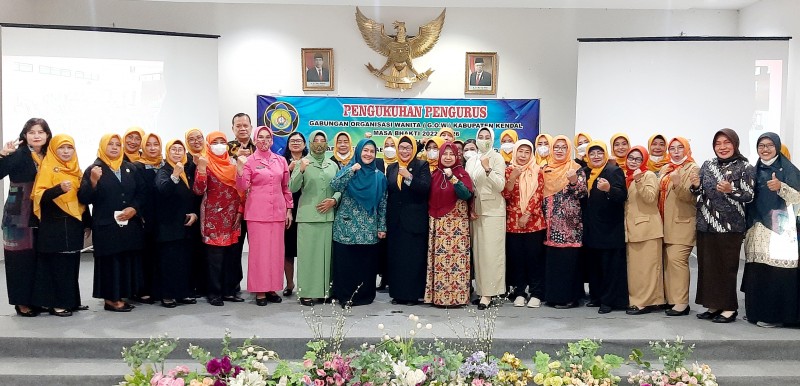 Astuti Hadiri Pengukuhan GOW Periode 22-26