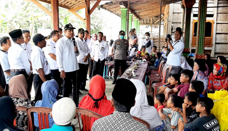 Bupati Dico Melakukan Monitoring dan Evaluasi Program BKK Dusun