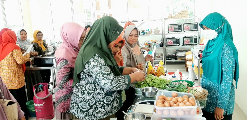 Bersama DKP, TP PKK Kendal Gelar Pelatihan Memasak Olahan Ikan