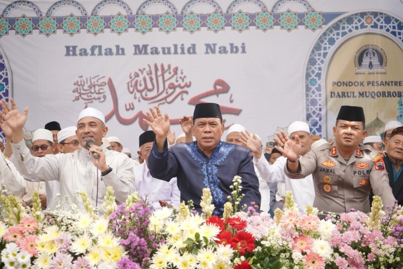 Wabup Kendal Hadiri Acara Peringatan Maulid Nabi di Ponpes Darul Muqorrobin