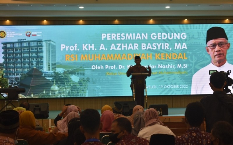 Bupati Kendal Hadiri Peresmian Gedung RSI Lantai 9 dan Pelantikan Rektor
