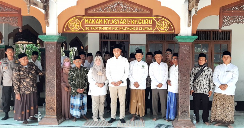 HSN Tahun 2022, Bupati Dico Bersama Para Kiai Ziarah ke Makam Para Ulama