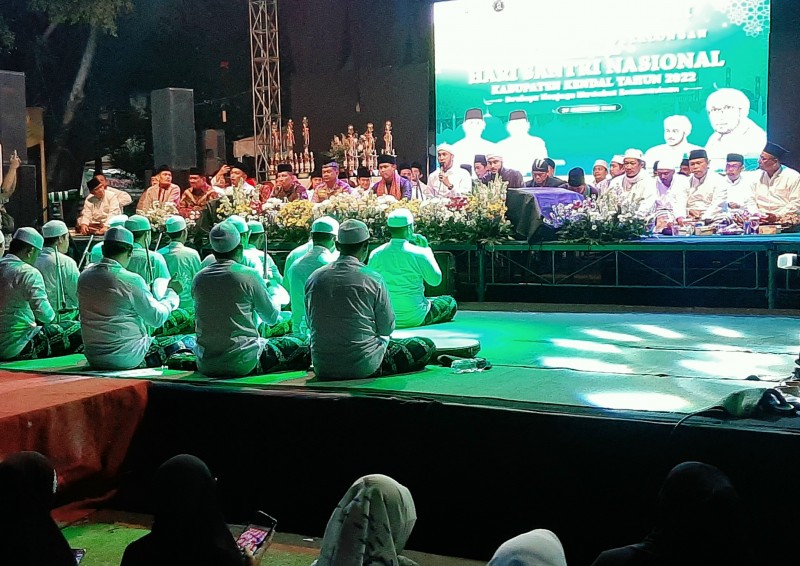 Pemkab Kendal Gelar Pengajian Umum Sholawat Bersama Az Zahir