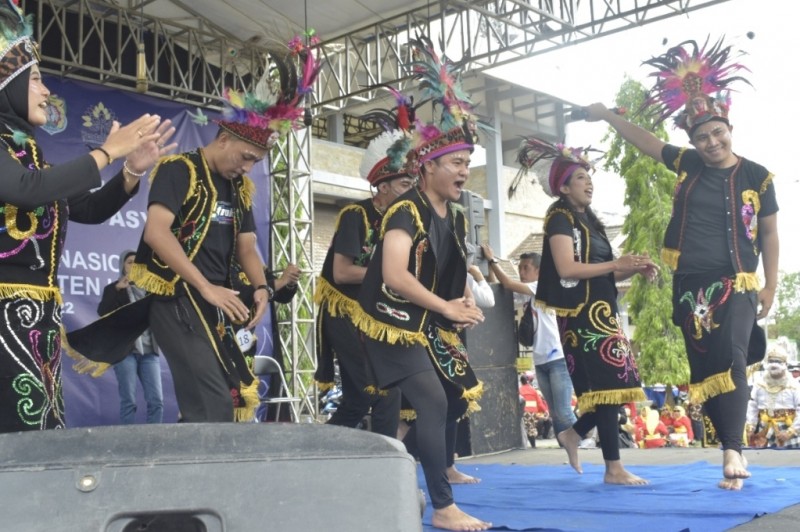 Rangkaian Peringatan HKN, Para Nakes Kendal Ikuti Lomba Paduan Suara