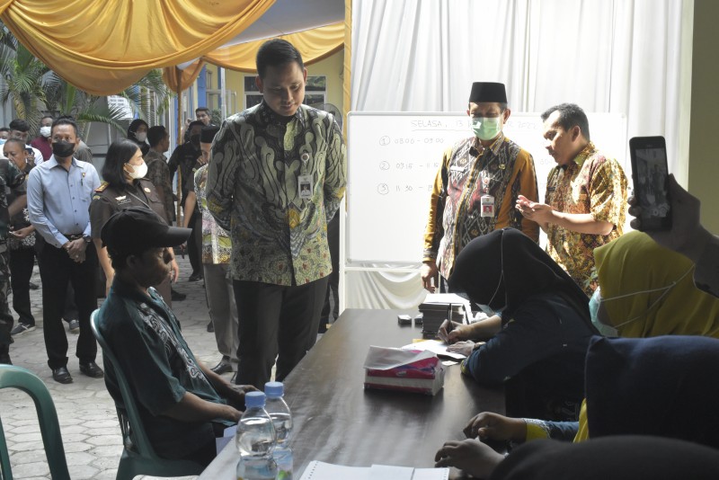 1.948 Nelayan menerima Bantuan Sosial Dampak Inflasi BBM