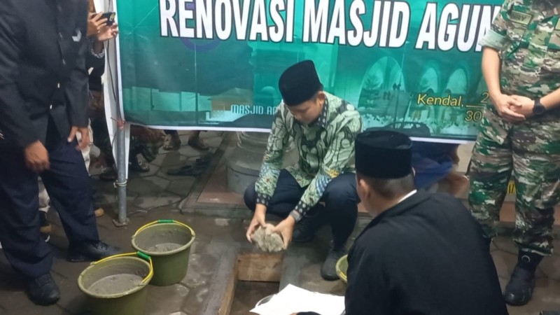Bupati Dico Hadiri Peletakan Batu Pertama Revitalisasi Masjid Agung Kendal