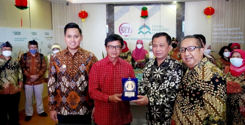 Pemkab Kendal Dampingi Rombongan UI Berkunjung ke KIK