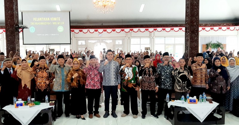 Hadiri Pelantikan Komite MBS Weleri, Bupati Dico Minta Komite Berperan Akti