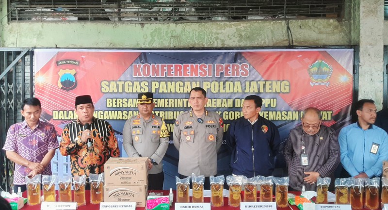 Satgas Pangan Polda Jateng bersama Pemkab Kendal Sidak Distribusi Minyak
