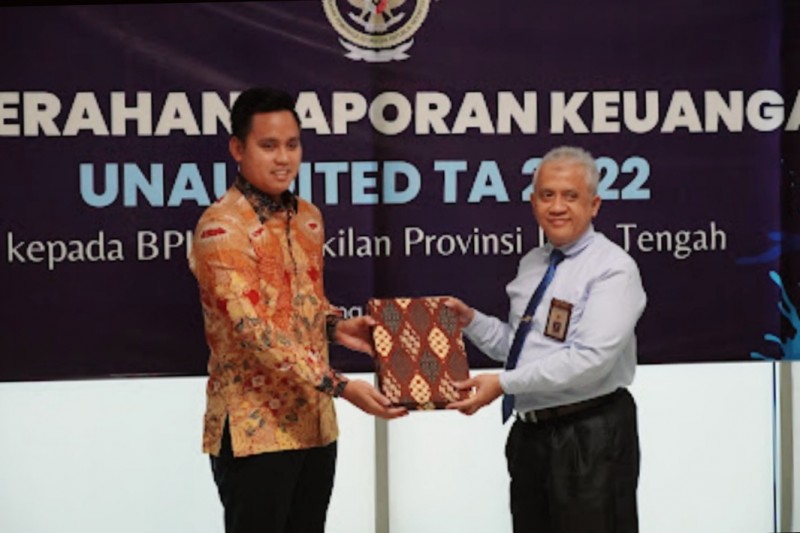 Bupati Kendal Serahkan LKPD Kabupaten Kendal Tahun 2022