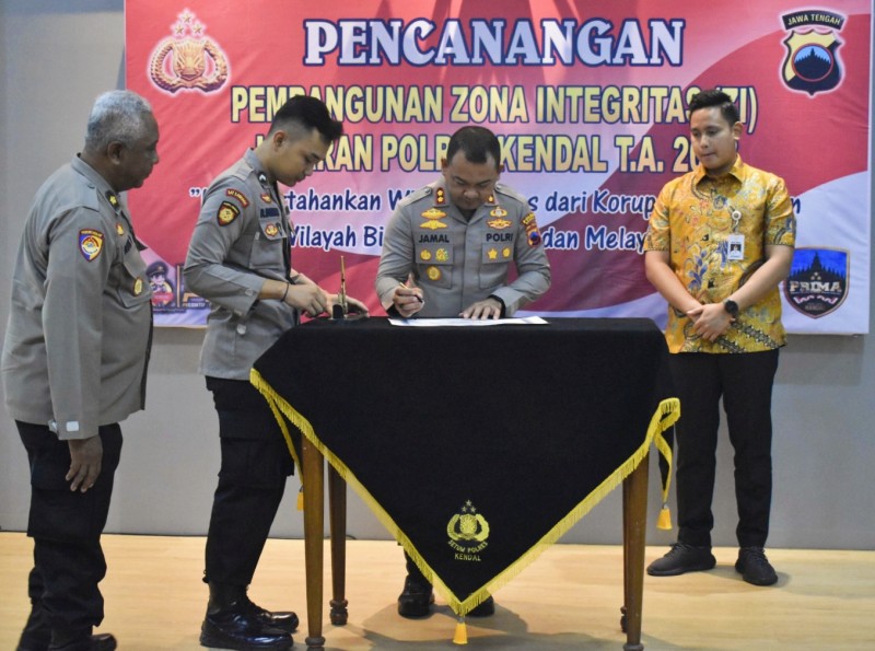 Polres Kendal Gelar Acara Pencanangan ZI Menuju WBBM