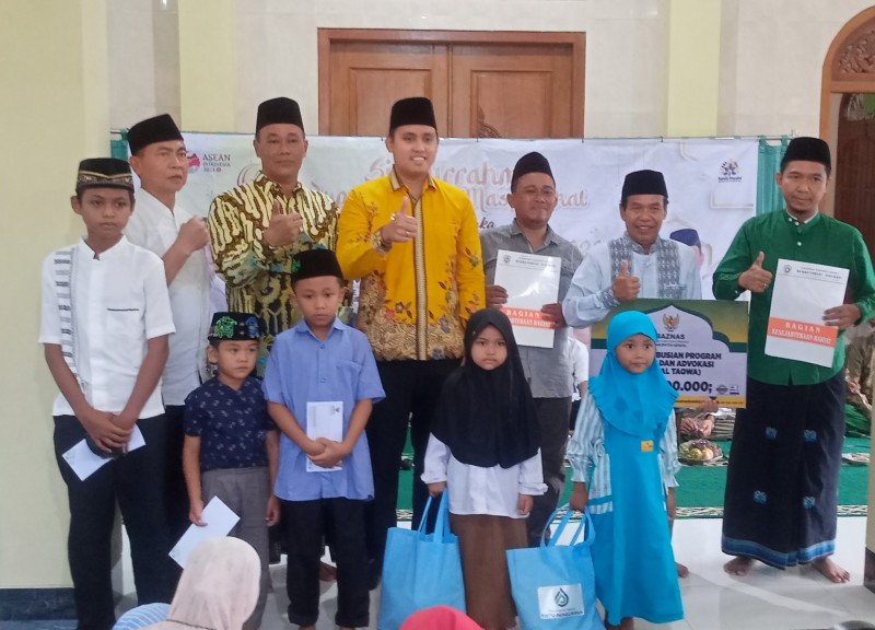Kegiatan Silaturahim Pemkab Kendal, Serahkan Bantuan untuk Masjid dan Anak