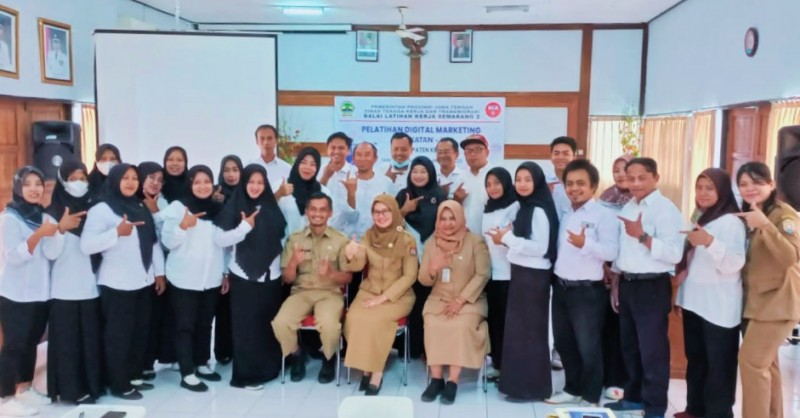 Para Pelaku IKM di Kendal Ikuti Pelatihan Digital Marketing Angkatan VII