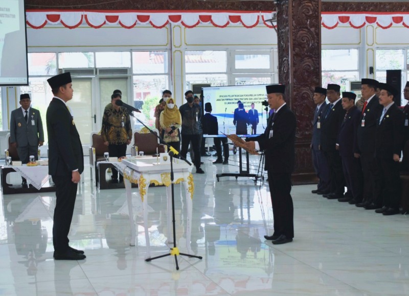 Bupati Kendal Lantik 21 Pejabat Pemkab Kendal