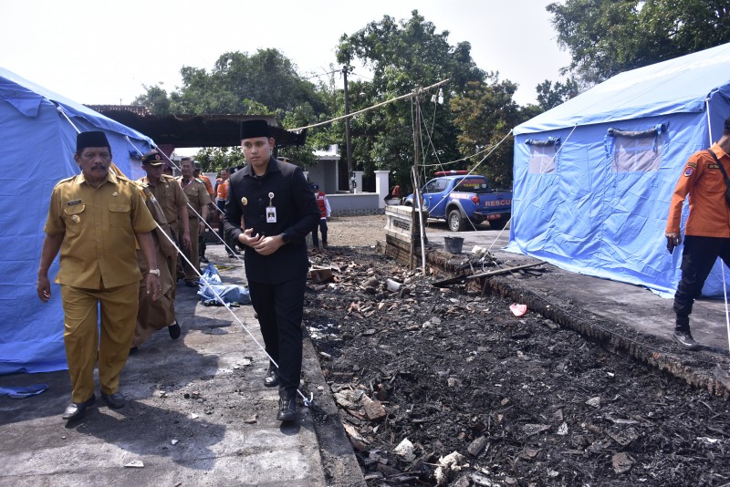 Bupati Kendal Meninjau Rumah Warga Korban Kebakaran