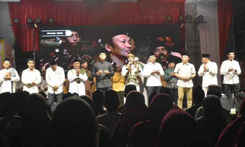 Bupati Kendal Hadiri Acara Sholawat dan Promosikan Produk UMKM di Batam