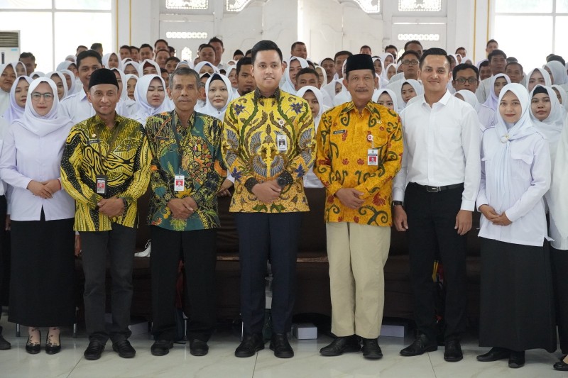 Pemkab Kendal Serahkan SK PPPK Formasi Guru Tahun 2022