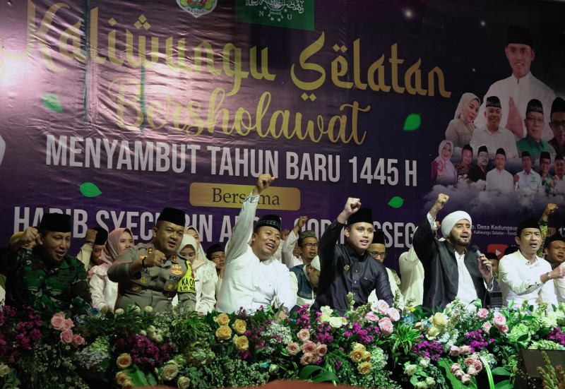 Bupati Kendal Hadiri Peringatan Tahun Baru Islam 1445 Hijriah di Kaliwungu