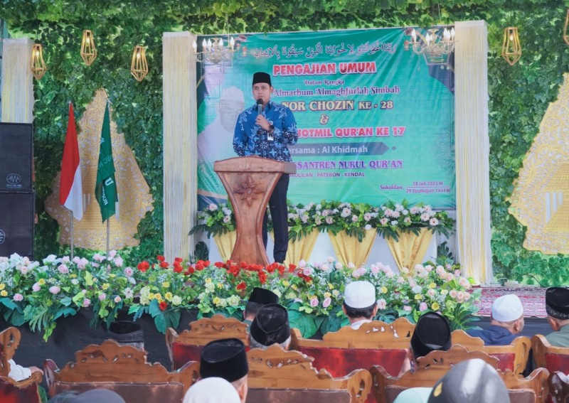 Bupati Kendal Hadiri Haul ke-17 Almaqfurllah KH. Nur Chozin Sukolilan