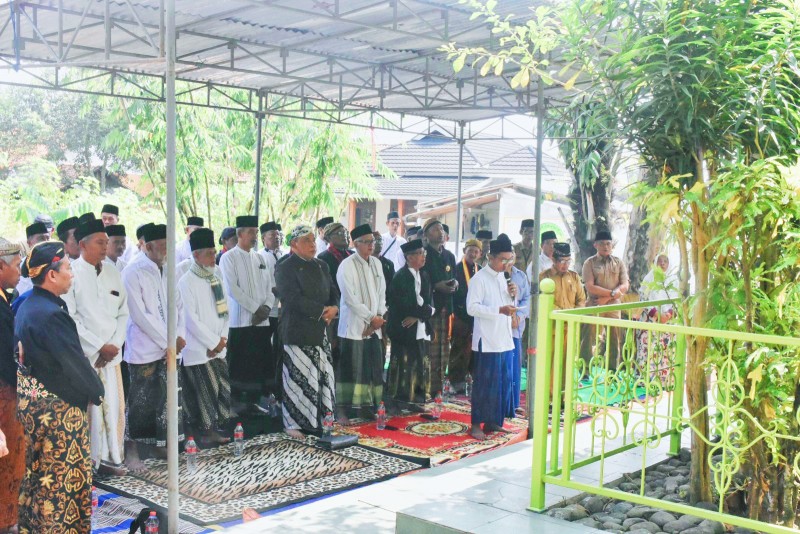 Peringatan Hari Jadi, Pemkab Kendal Ziarah ke Makam Tumenggung Bahurekso