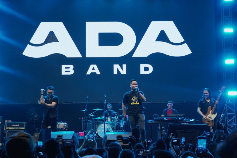 Ada Band Tampil Mempesona di Pekan Raya Kendal