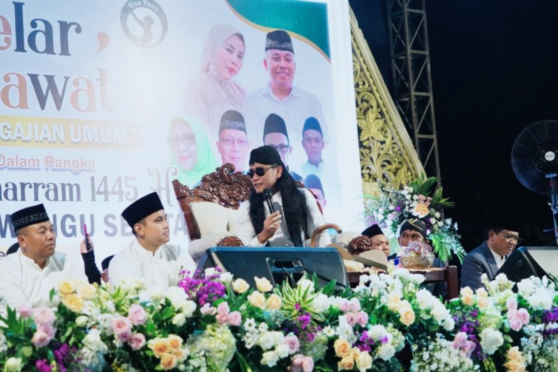 Gebyar Muharram 1445 H, Bupati Dico Hadiri Acara Ngaji Bersama Gus Miftah
