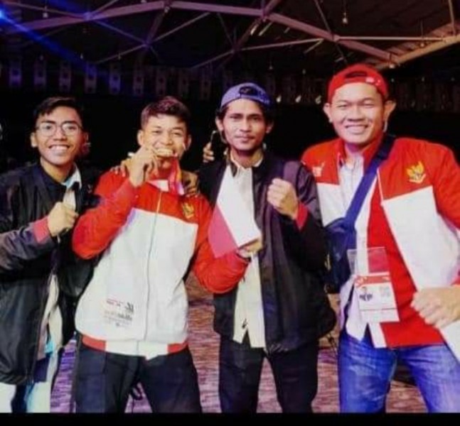 Risky Syarif Pamungkas Raih Medali Emas Worldskills Asean 2023