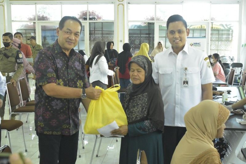 Pemkab Kendal Bersama MNC Peduli Berikan Layanan Kesehatan