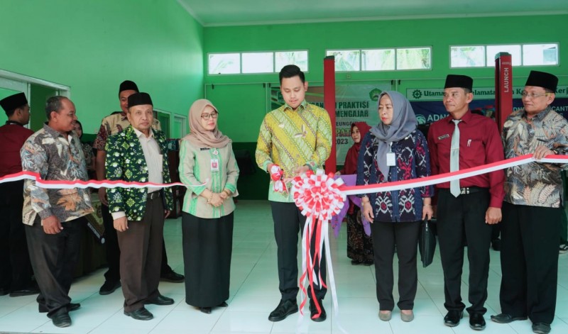Bupati Kendal Membuka Acara Job Fair Tahun 2023 di SMK NU 04 Patebon
