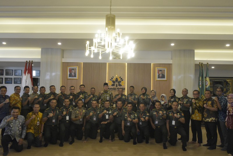 Bupati Kendal Menjadi Narasumber dari Pasis Dikreg LXIII Seskoad TA. 2023